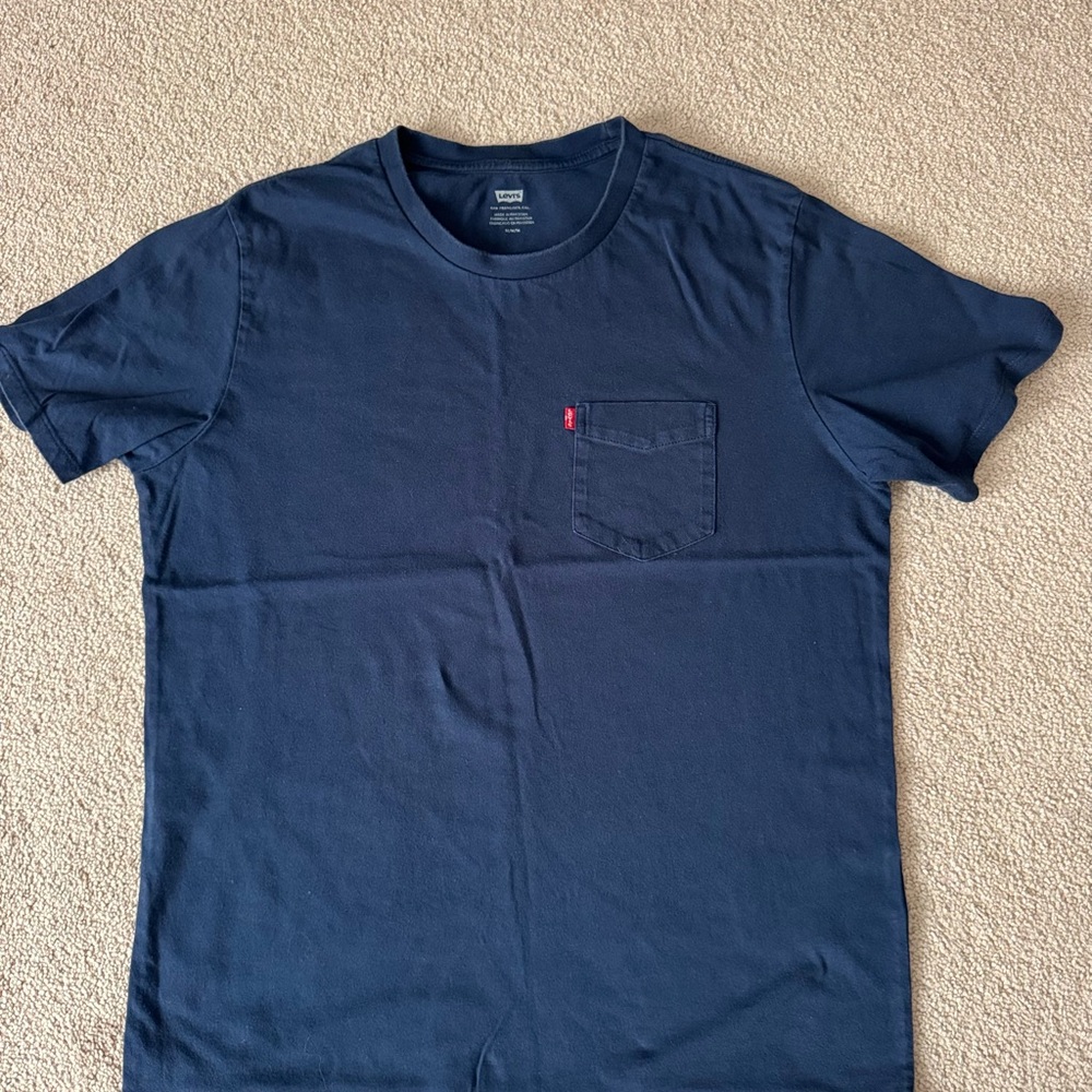 Levi's Men's Dark Blue Pocket Tee